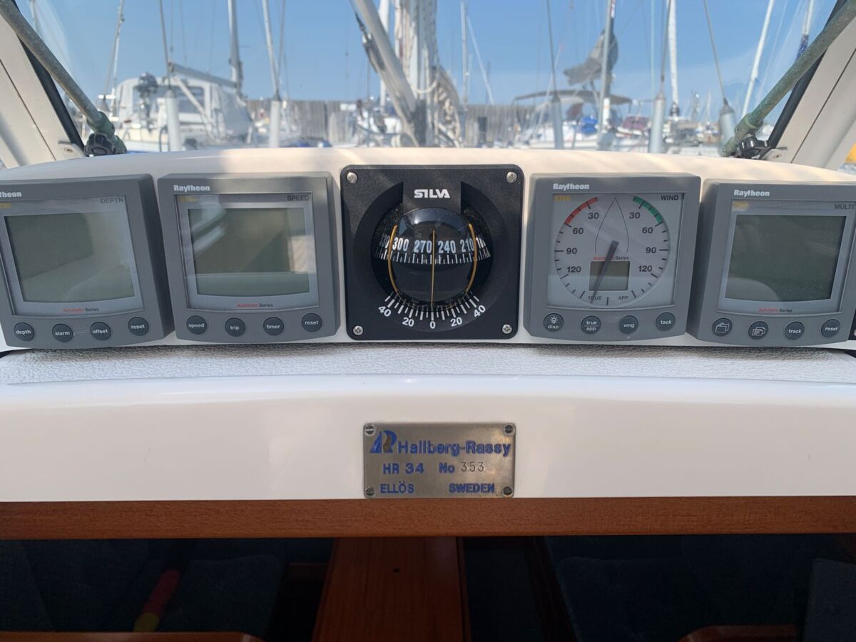 Sailing Yacht Hallberg-Rassy 34 Sailing World Yachtmakler Heiligenhafen 50