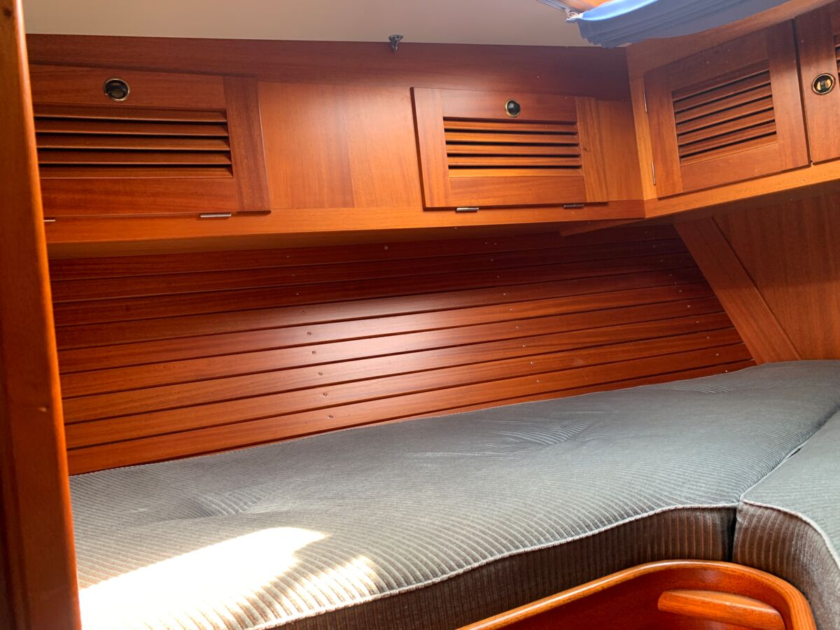 Sailing Yacht Hallberg-Rassy 42 F Sailing World Yachtbrokers Heiligenhafen 46