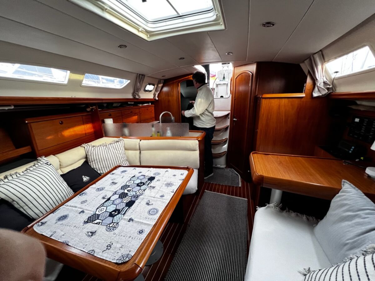 Sailing Yacht Jeanneau Sun Odyssey 37 -4
