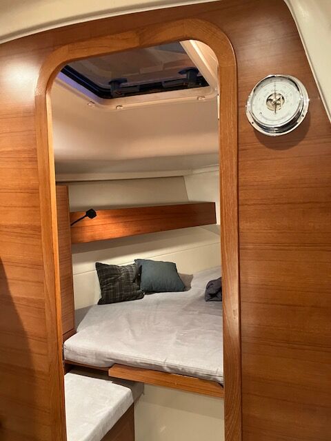 Sailing Yacht Salon 34 Sailing World Yachtbrokers 19