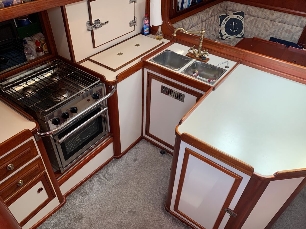 Sailing Yacht Shearwater 39 Sailing World Yachtbrokers Heiligenhafen 8