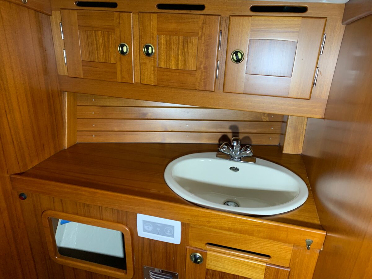 Sailing Yacht Wasa 370 Sailing World Yachtbrokers 44