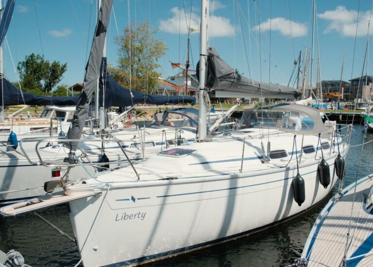Segelyacht Bavaria 30 Cruiser Sailingworld Yachtmakler Heiligenhafen 1