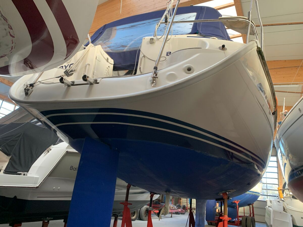 Segelyacht Bavaria 37 Cruiser Sailing World Yachtmakler 32 (1)