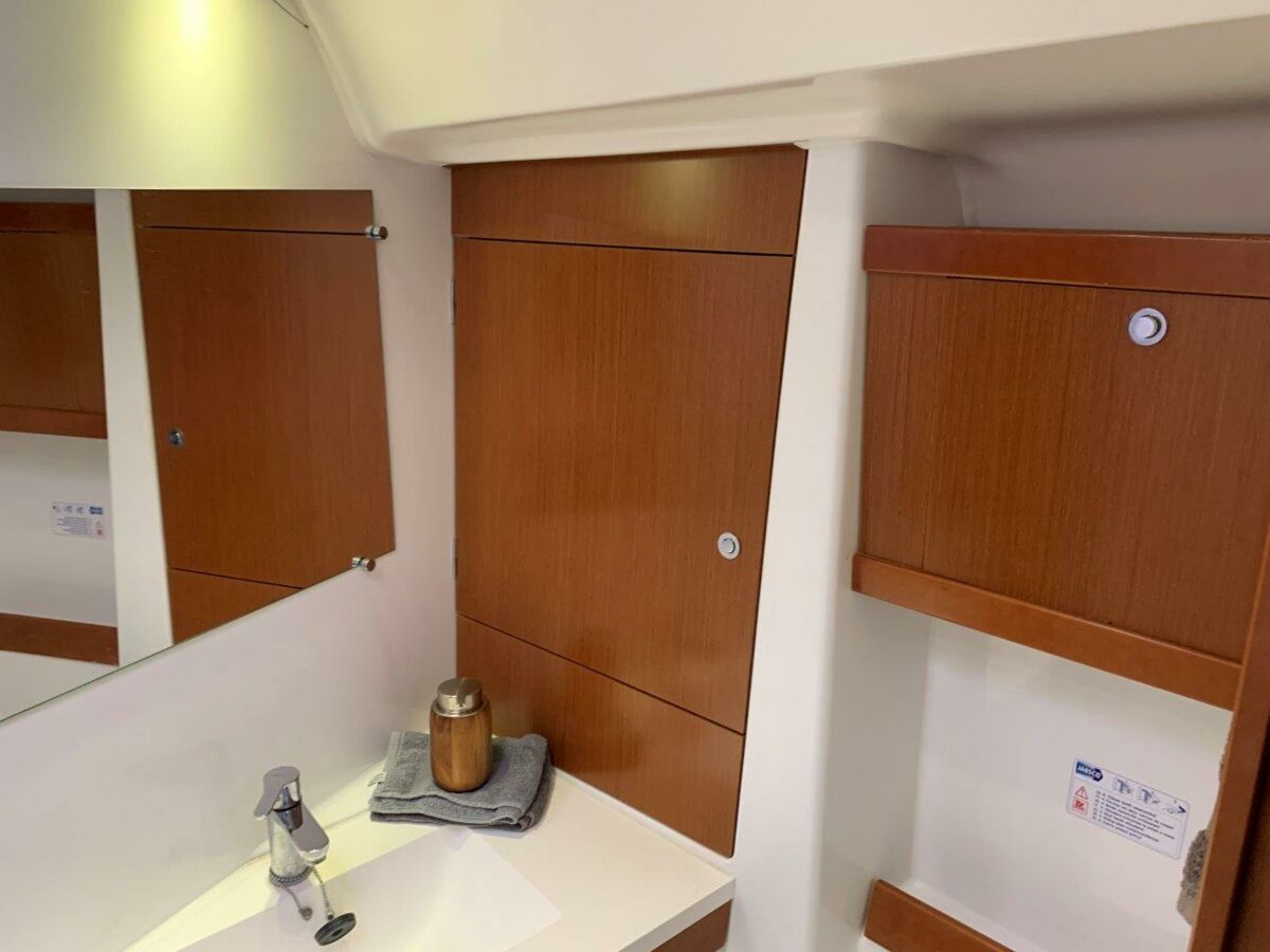 Segelyacht Beneteau Oceanis 46 Sailing World Yachtmakler 59