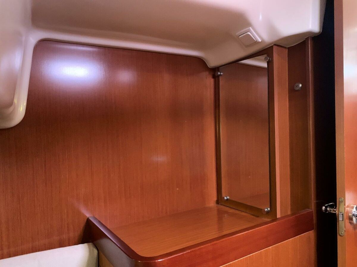 Segelyacht Beneteau Oceanis 46 Sailing World Yachtmakler 75