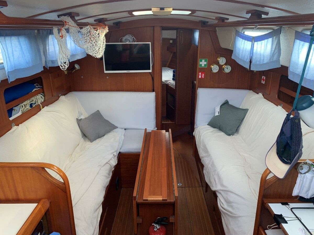 Segelyacht Hallberg-Rassy 29 Fehmarn Sailing World Yachtmakler 28