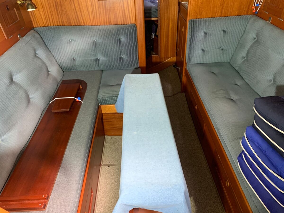 Segelyacht Hallberg-Rassy 29 Sailing World Yachtbrokers 31