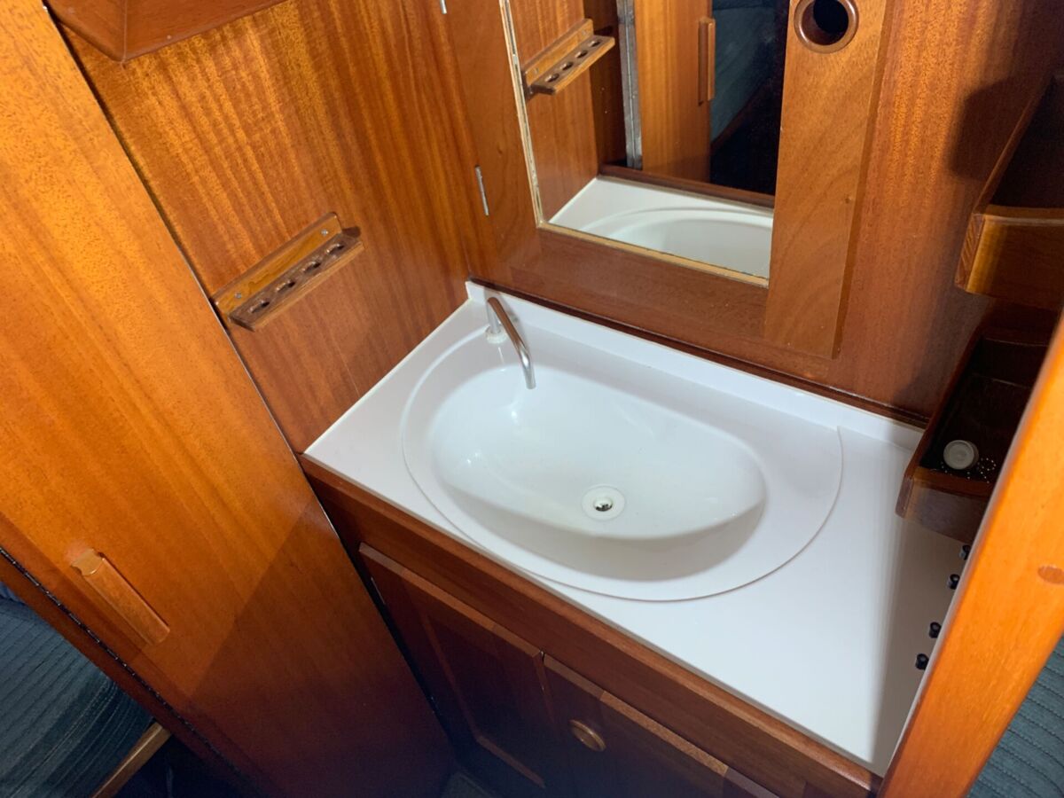 Segelyacht Hallberg-Rassy 29 Sailing World Yachtbrokers 39