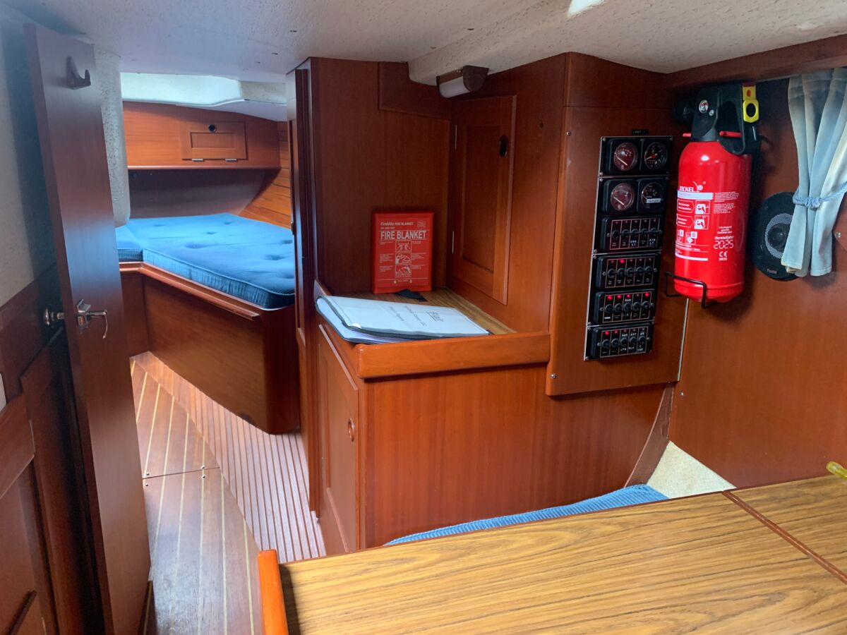 Segelyacht Hallberg-Rassy 352 Scandinavia by Sailing World Yachtbrokers Heiligenahafen 26