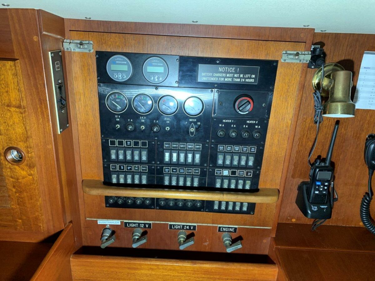 Segelyacht Hallberg-Rassy 45 Sailing World Yachtmakler   (32)