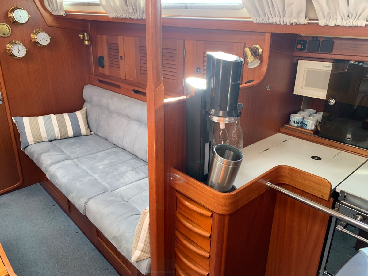 Segelyacht Hallberg-Rassy 45 Sailing World Yachtmakler Heiligenhafen 48
