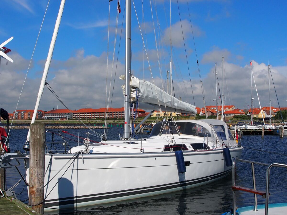 Segelyacht Hanse 375 Sailing World Yachtmakler Heiligenhafen 1