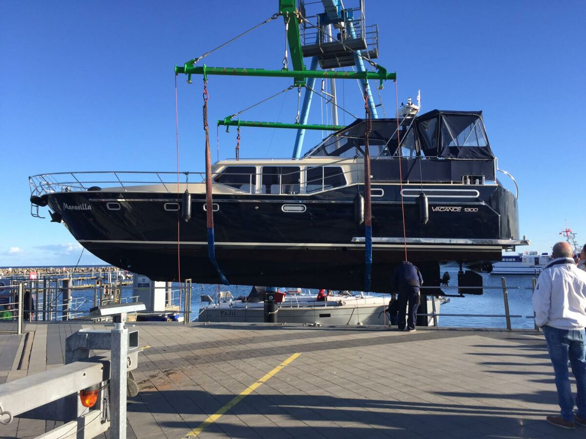 Vacance-1300-motoryacht-sailing-world-yachtbrokers-34