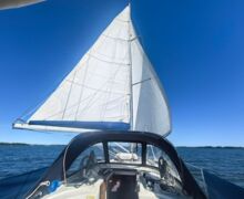 Bavaria 38 Blick auf Segel - 3 Reffs im Gross