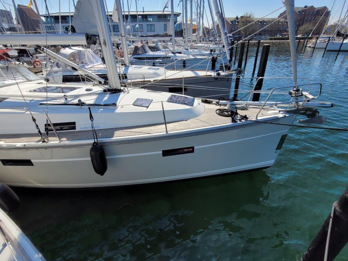 Bavaria Cruiser 36-3 Sailing World Yachtmakler 2