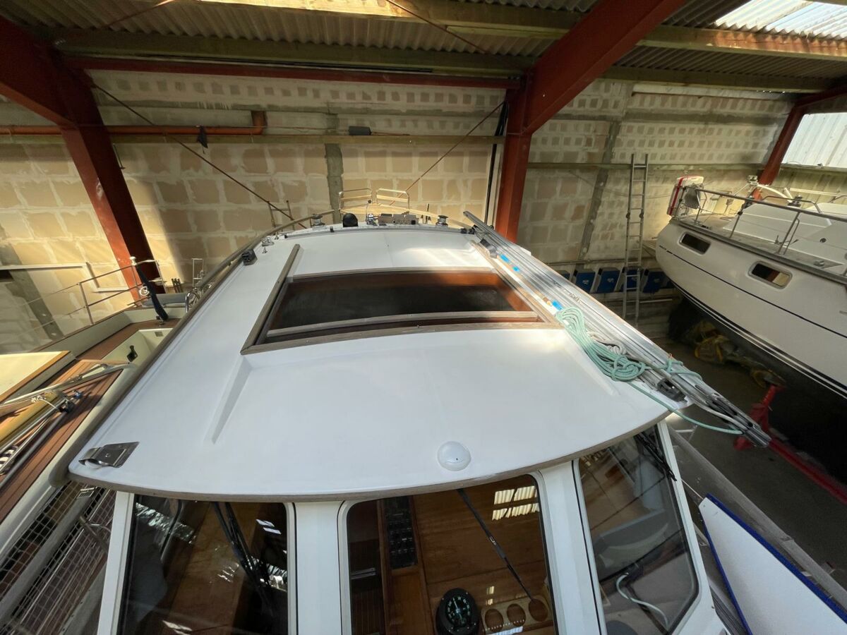 Motorsegler Nauticat 33 Sailing World Yachtmakler 57