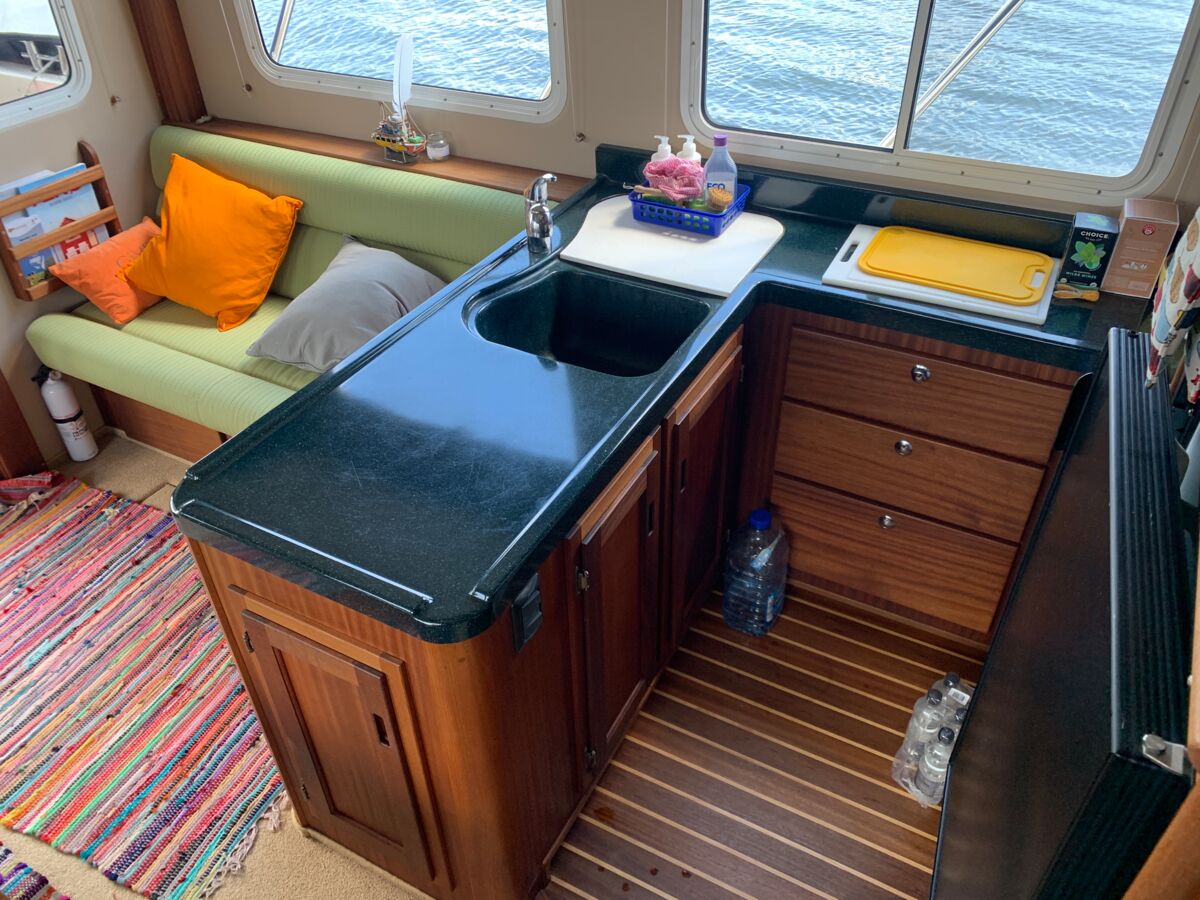 Motoryacht American Tug 41 Sailing World Yachtbrokers Heiligenhafen 9