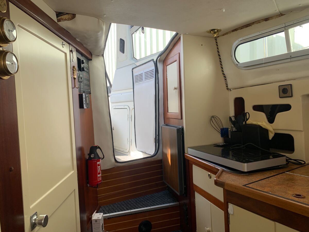 Motoryacht Sealine Family 285 Sailing World Yachtbrokers 9