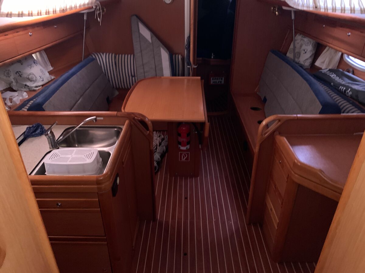 Sailing Yacht Bavaria 34 Cruiser Sailing World Yachtbrokers Heiligenhafen 51