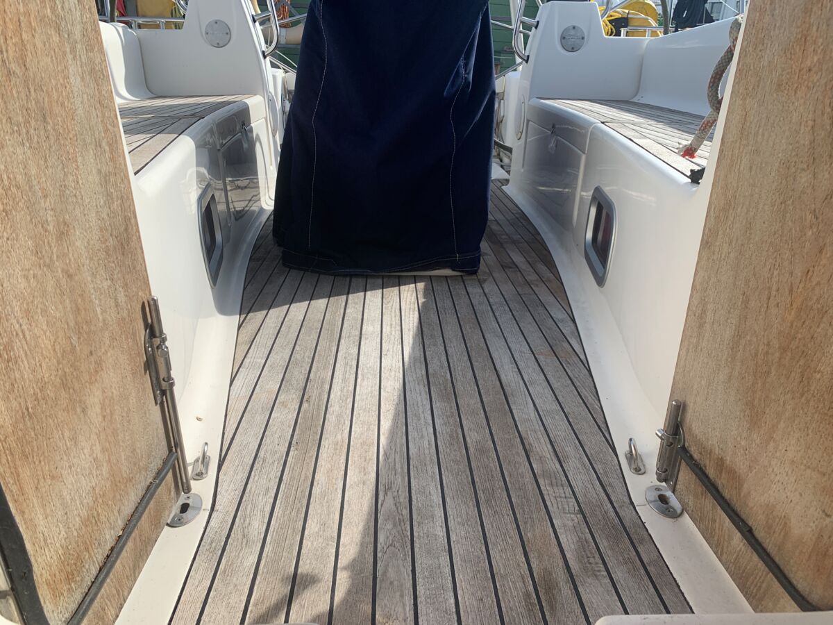 Sailing Yacht Bavaria 40 Cruiser Sailing World Yachtmakler Heiligenhafen 43