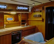 Sailing Yacht Bavaria 42 Sailing World Yachtbrokers 22