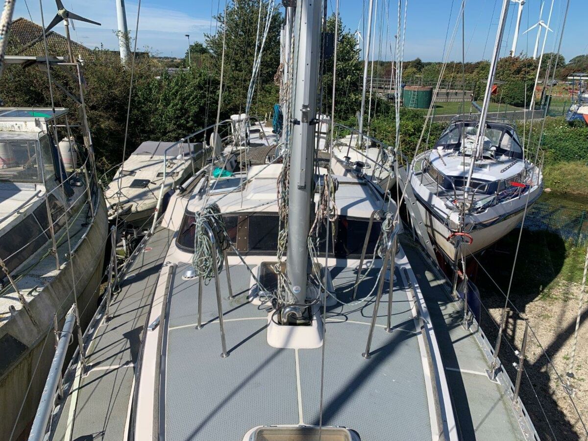 Sailing Yacht Beneteau Evasion 37 Ketch Sailing World Yachtbrokers Heiligenhafen 16