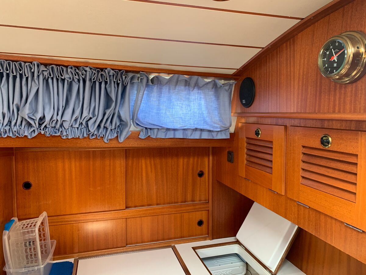 Sailing Yacht Hallberg-Rassy 42 F Sailing World Yachtbrokers Heiligenhafen 35