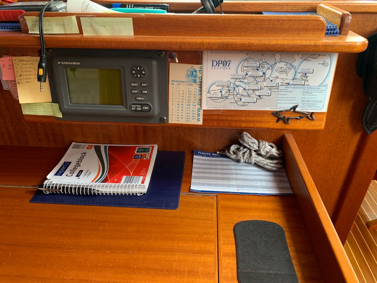 Sailing Yacht Hallberg-Rassy 42 F Sailing World Yachtbrokers Heiligenhafen 41