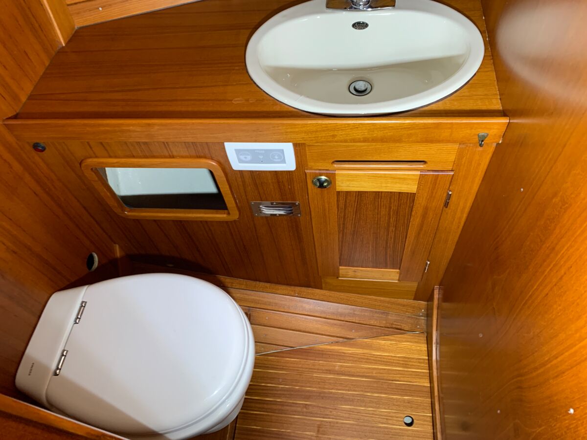 Sailing Yacht Wasa 370 Sailing World Yachtbrokers 43