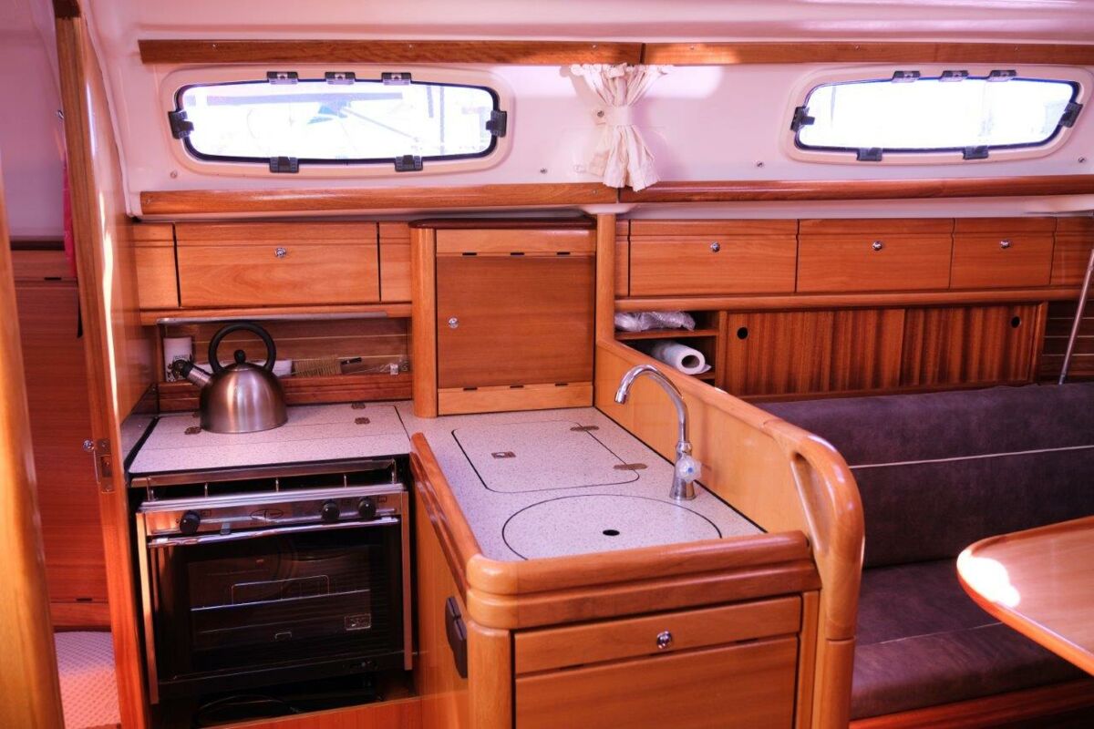 Segelyacht Bavaria 30 Cruiser Sailingworld Yachtmakler Heiligenhafen 8