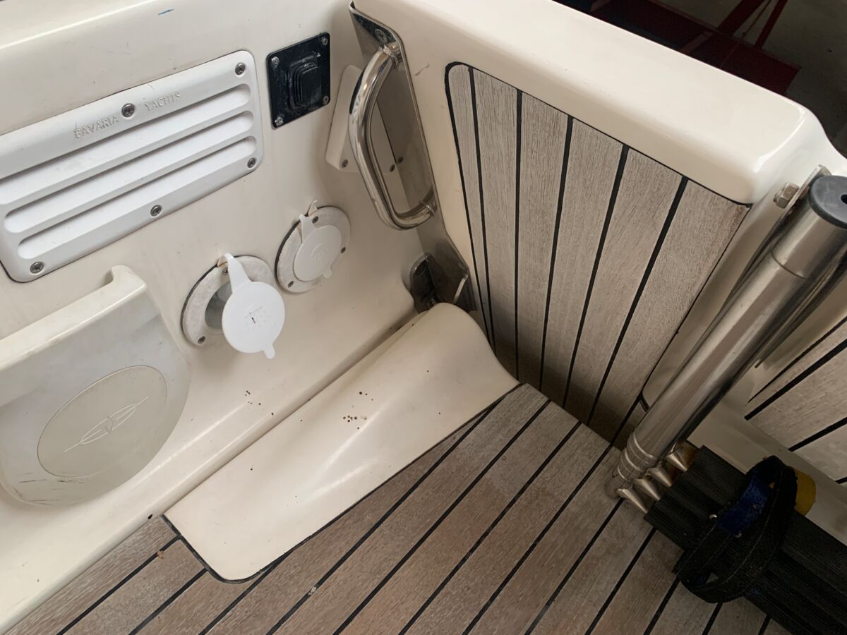 Segelyacht Bavaria 31 Cruiser Sailing World Yachtmakler 42