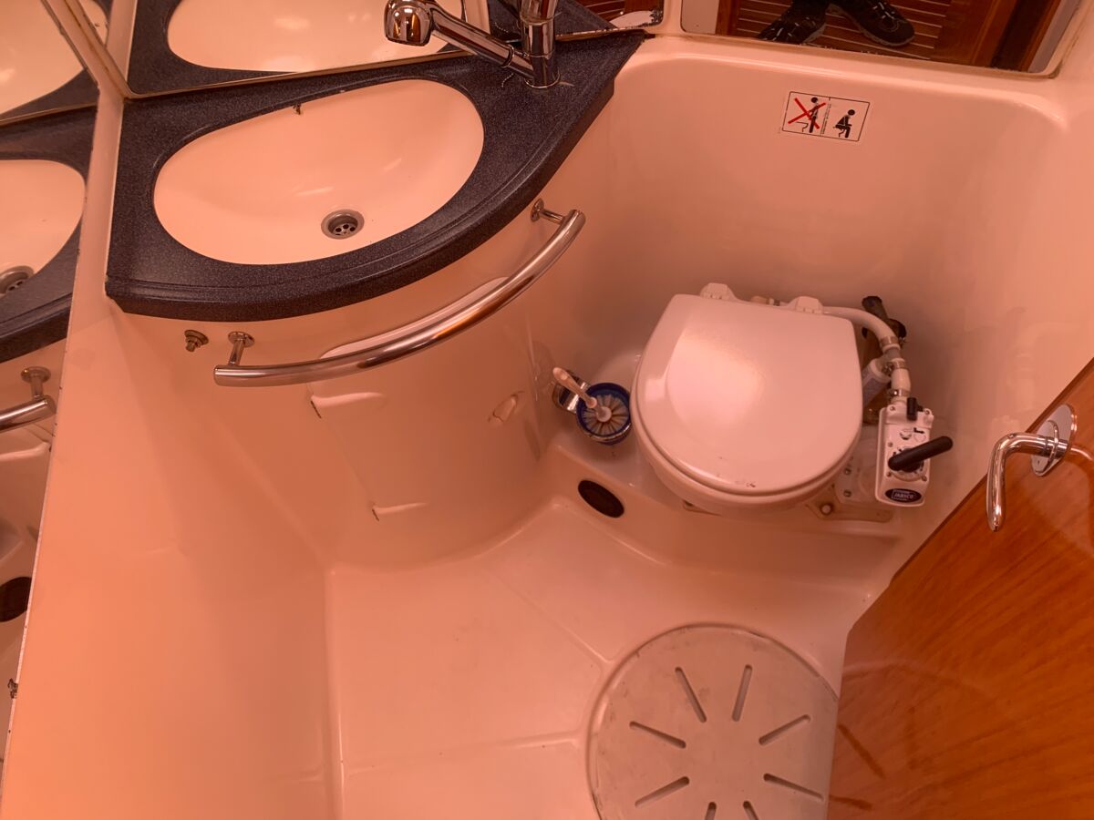 Segelyacht Bavaria 37 Cruiser Sailing World Yachtbrokers Heiligenhafen 15