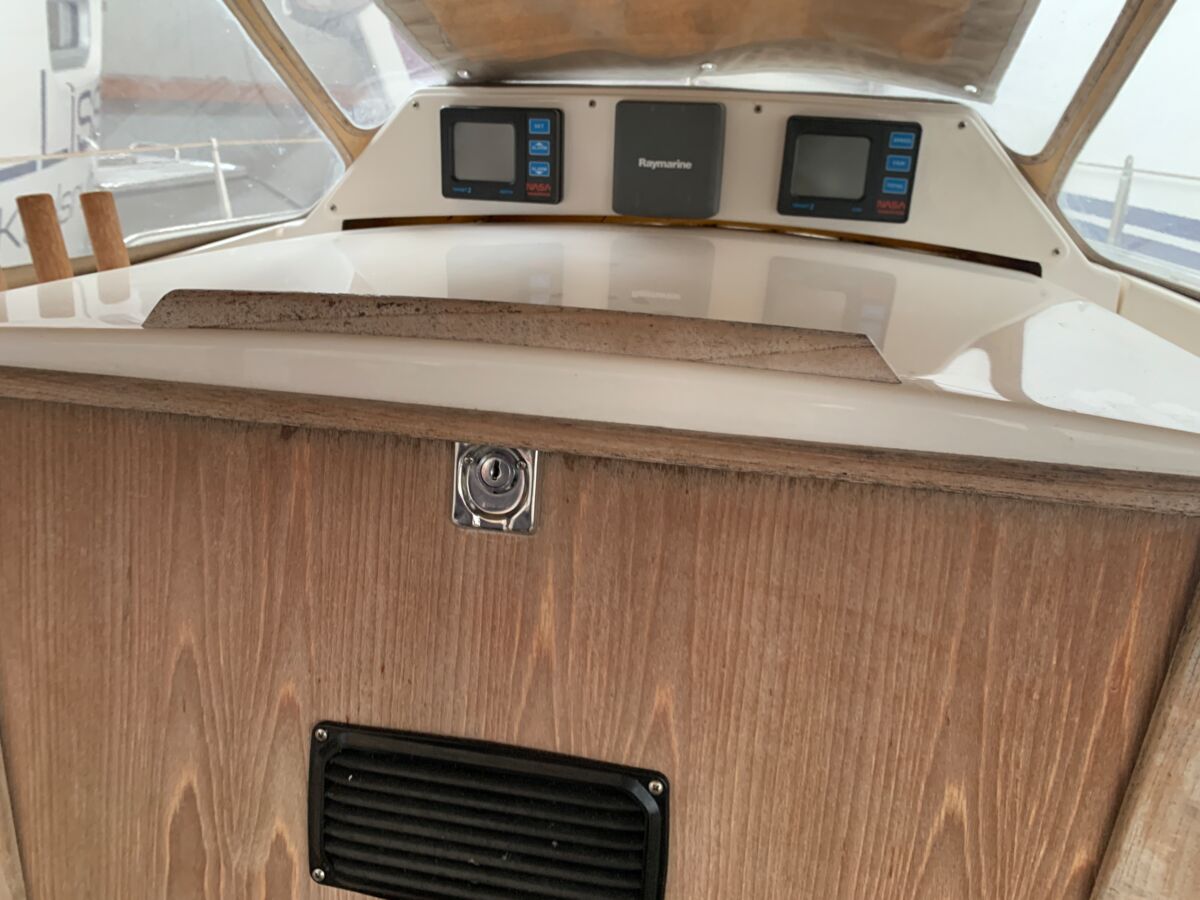 Segelyacht Hai 760 Decksalon Sailing World Yachtmakler 33