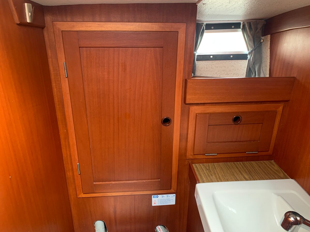 Segelyacht Hallberg-Rassy 352 Scandinavia by Sailing World Yachtbrokers Heiligenahafen 19