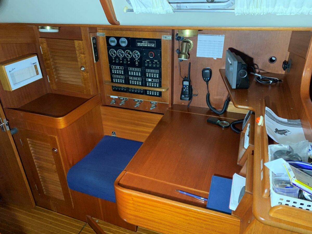 Segelyacht Hallberg-Rassy 45 Sailing World Yachtmakler   (30)