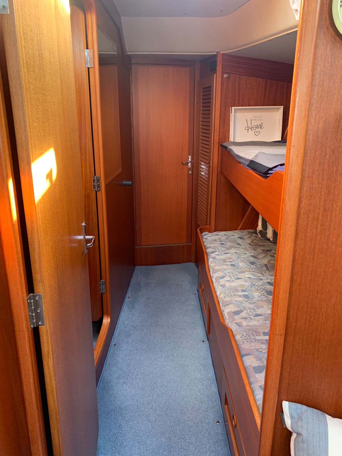 Segelyacht Hallberg-Rassy 45 Sailing World Yachtmakler Heiligenhafen 84
