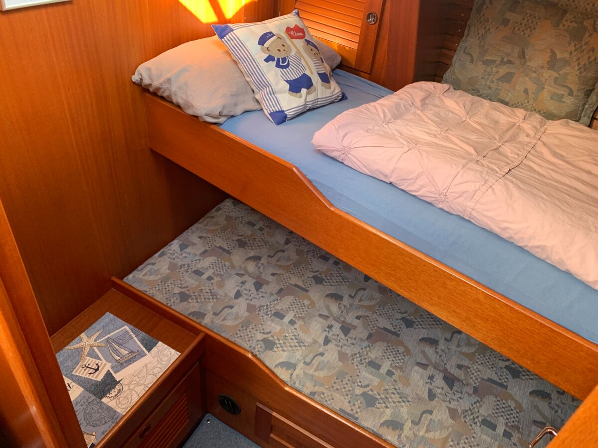 Segelyacht Hallberg-Rassy 45 Sailing World Yachtmakler Heiligenhafen 87