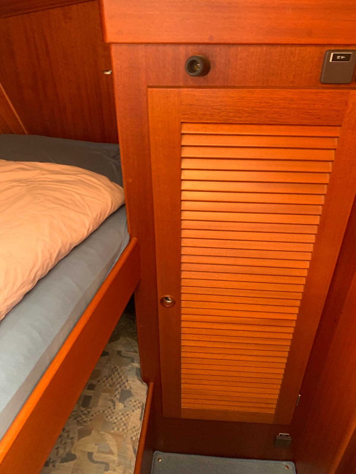 Segelyacht Hallberg-Rassy 45 Sailing World Yachtmakler Heiligenhafen 90