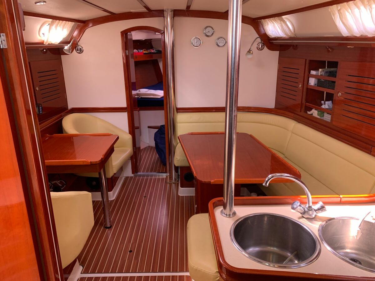 Hanse 411