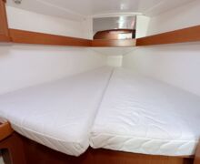 Beneteau Oceanis 34 Sailing World Yachtmakler 11