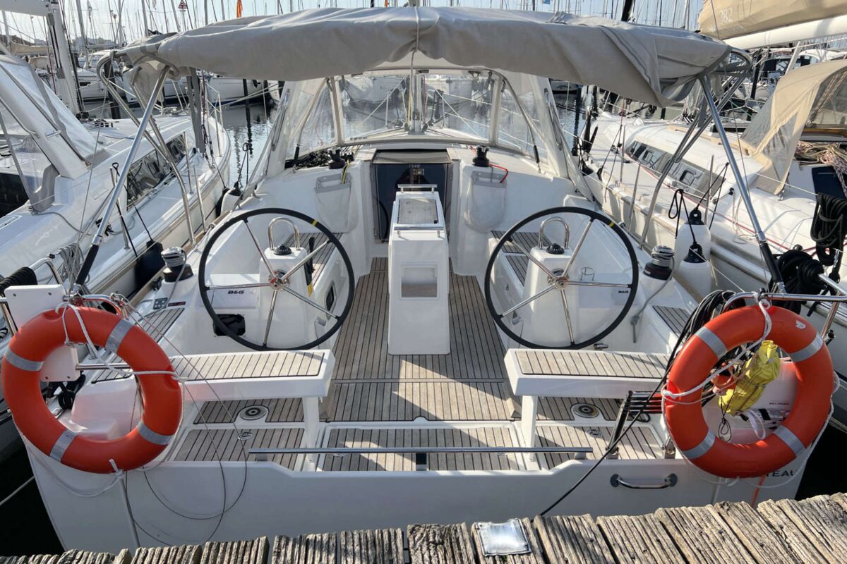 Beneteau Oceanis 35.1 Sailing World Yachtmakler 2