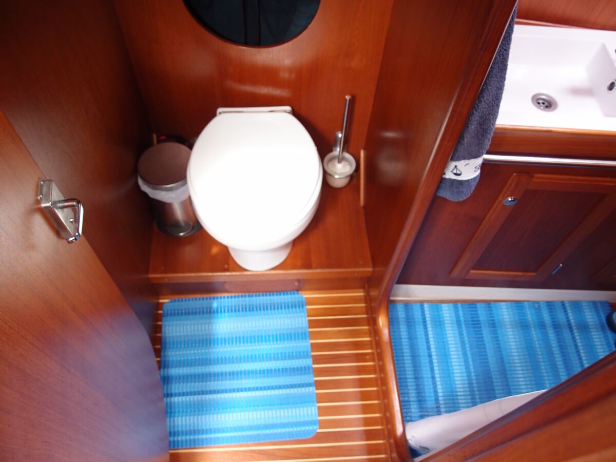 Degeroe38DS-Sailing-World-Yachtbrokers-17