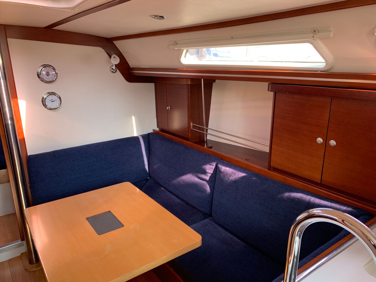 Hanse 370