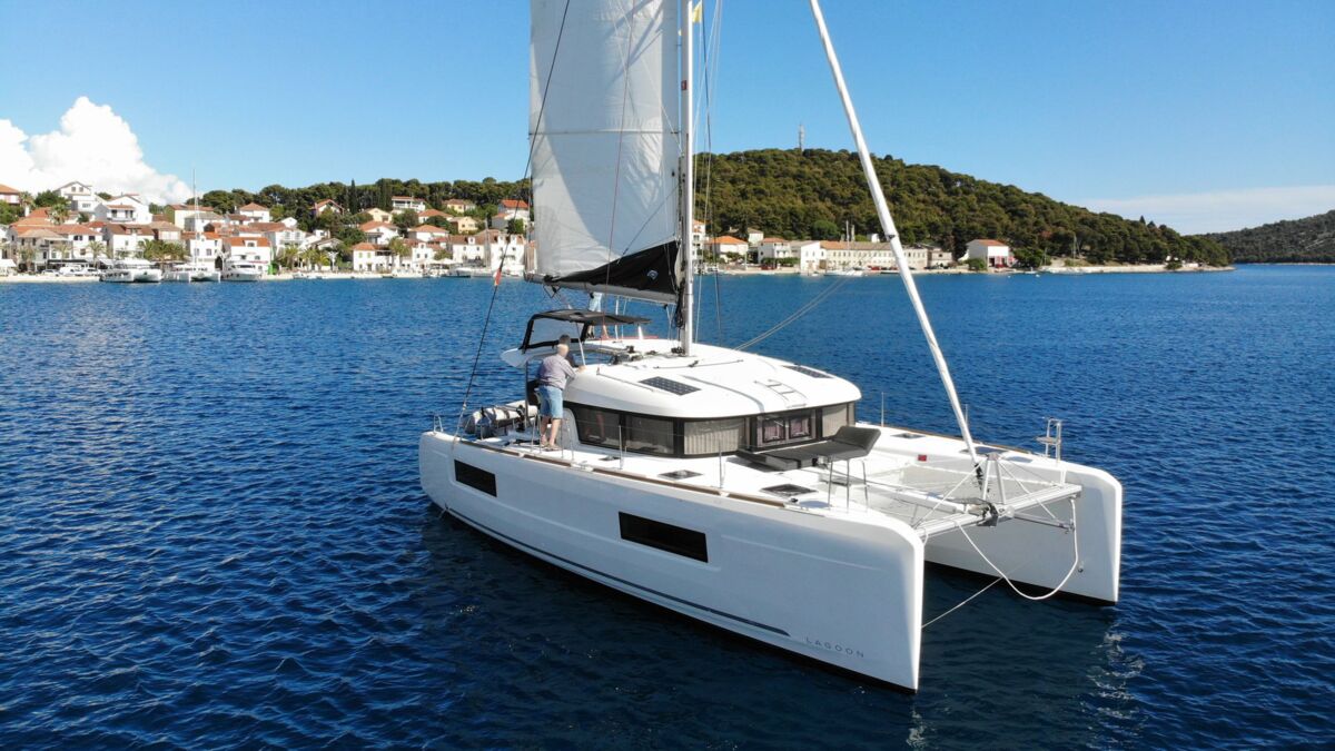 Lagoon 40 Katamaran Sailing World Yachtbrokers Heiligenhafen 8