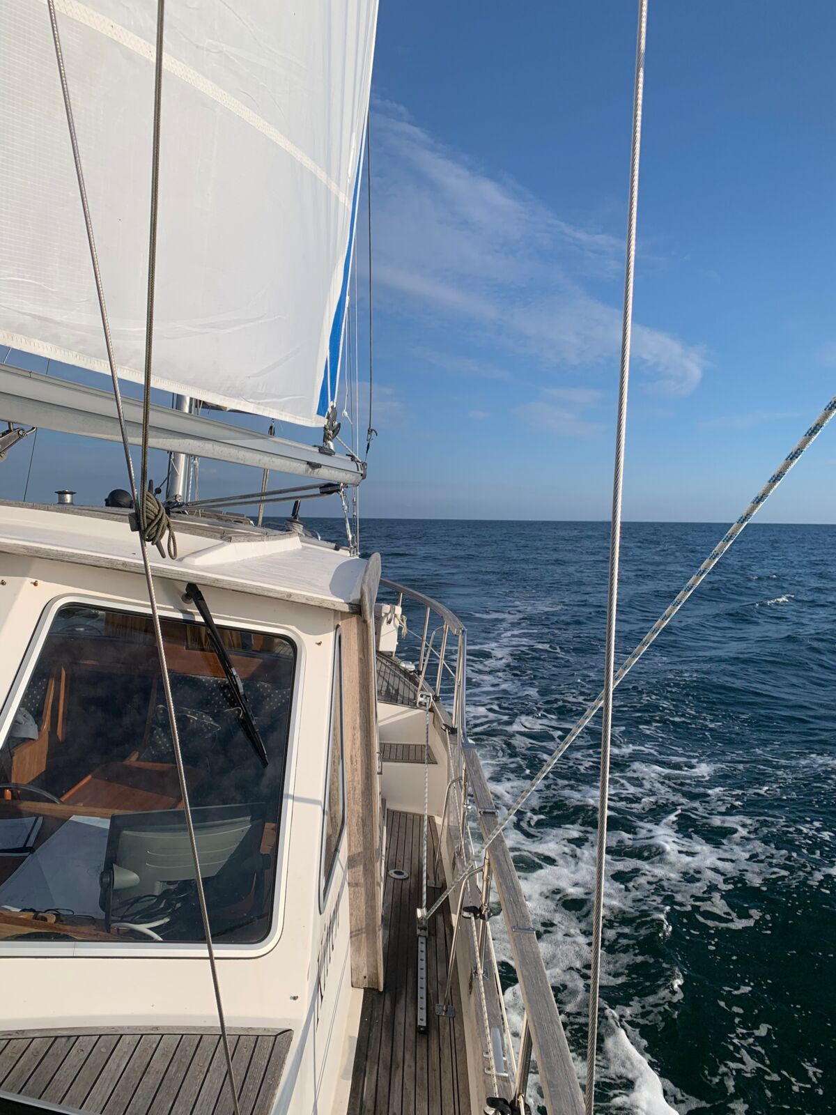 Motorsegler Nauticat 33 Sailing World Yachtmakler 6