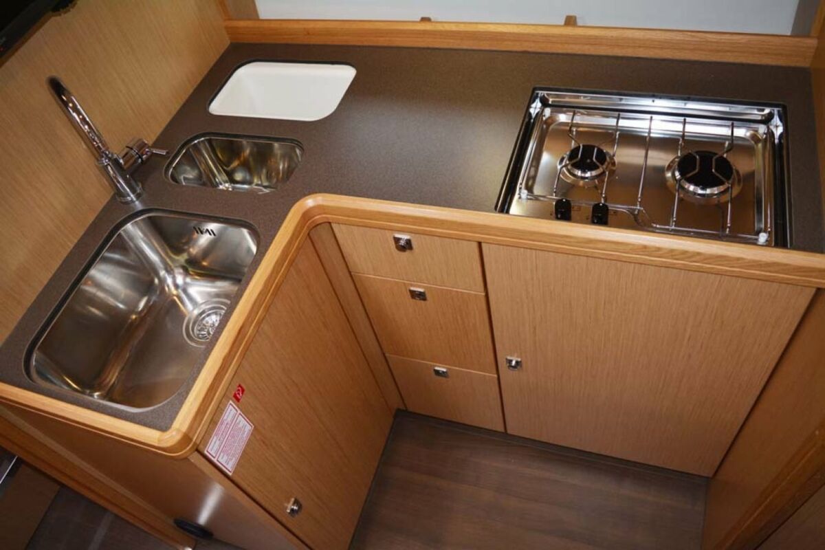 Motoryacht Bavaria Sport 35 Sailing World Yachtmakler Heiligenhafen 18