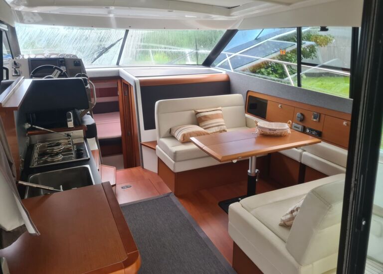 Motoryacht Jeanneau NC 11 Sailing World Yachtmakler 2