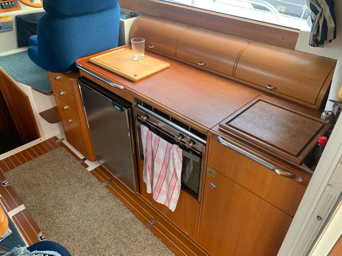 Motoryacht Nimbus 380 Carisma Fly Sailing World Yachtbrokes Heiligenhafen 12