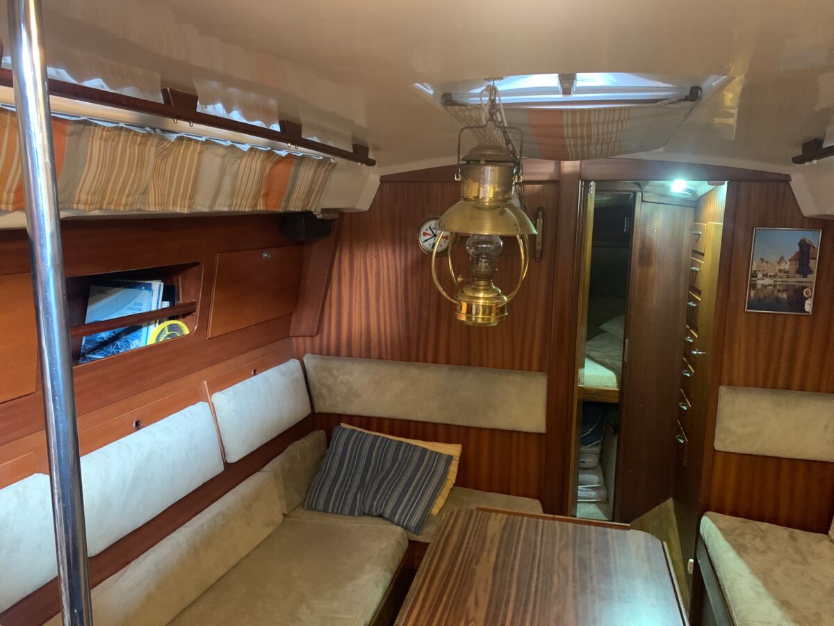 Sailing Yacht Contest 36 Sailing World Yachtbrokers 11